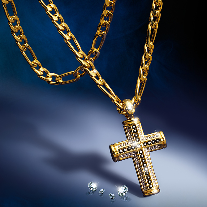 Colgante Cruz Protectora: Auténticos Diamantes, Circonitas negras, acabados en Oro de 1ª Ley